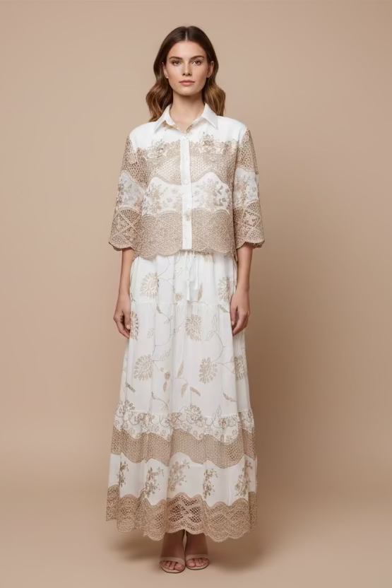FALDA BLANCA CON ENCAJE/BORDADO CREMA