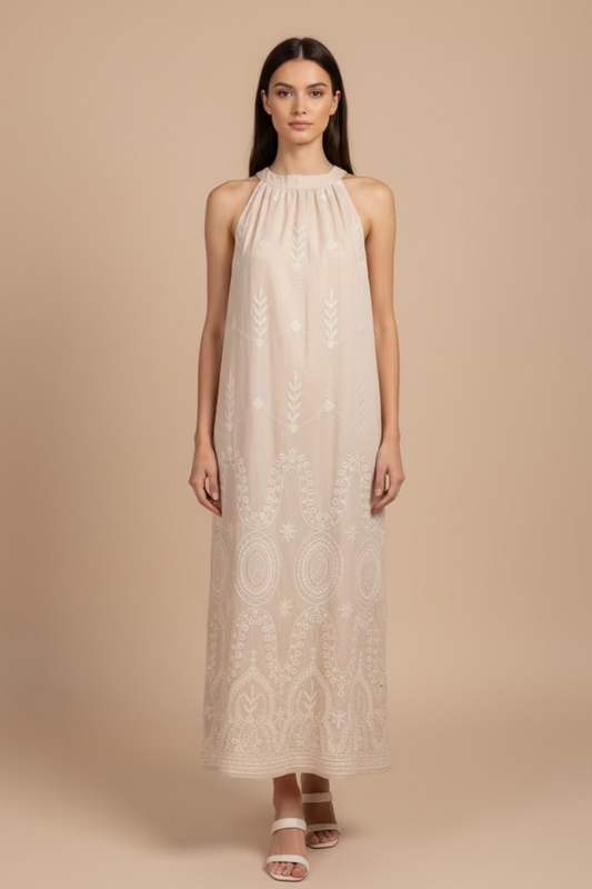 TRAJE SIN MANGAS BORDADO COLOR CREMA