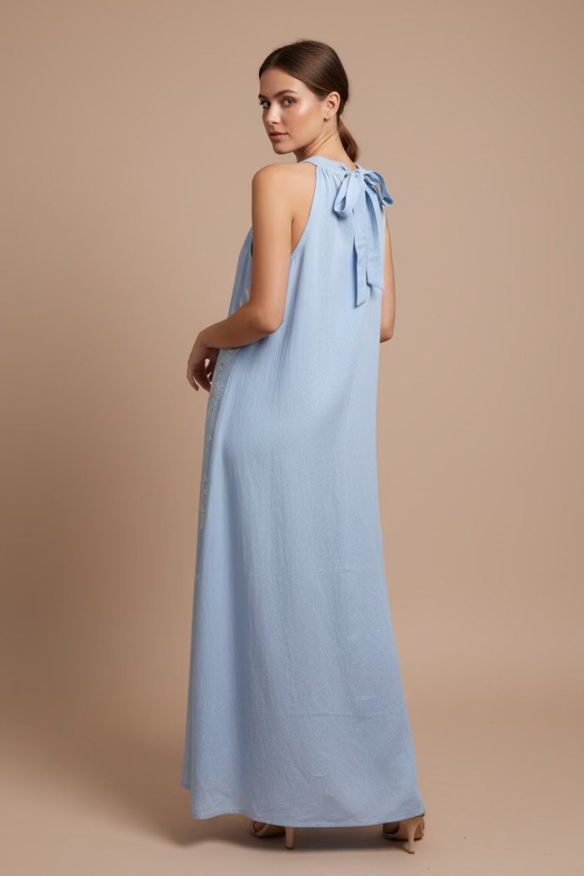 TRAJE SIN MANGAS BORDADO COLOR AZUL CIELO