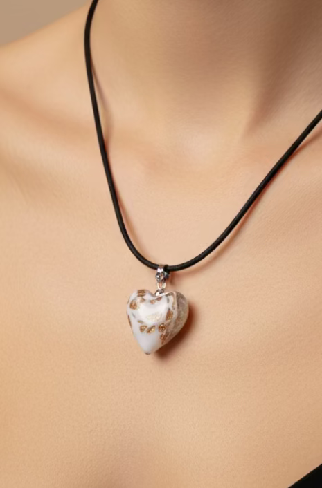 COLLAR CON PENDANT DE CORAZON BLANCO (MURANO)