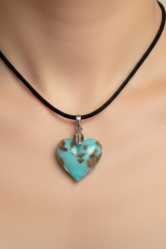 COLLAR CON PENDANT DE CORAZON TURQUESA (MURANO)