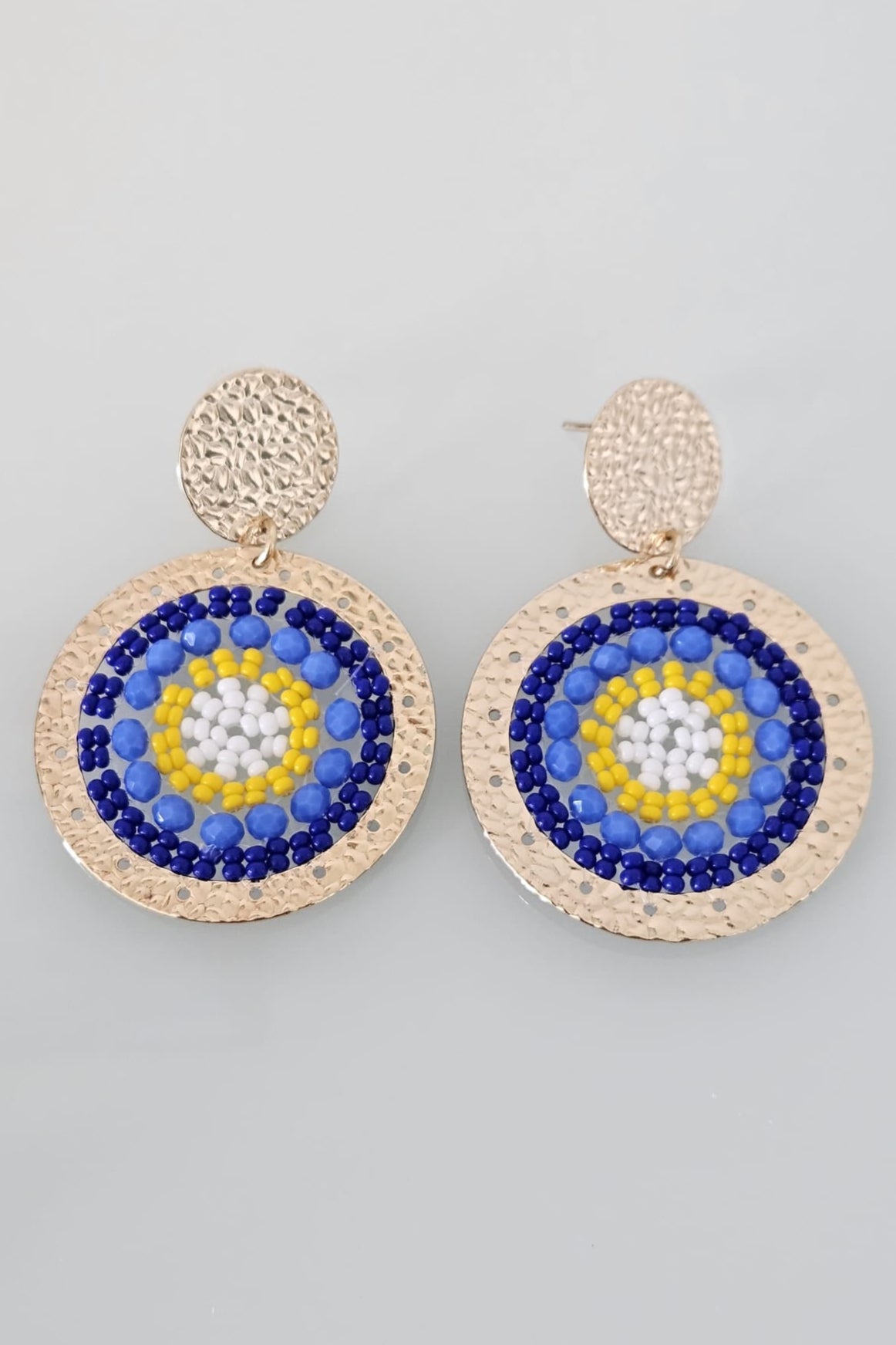 GOLD BRACELET AND EARRING SET WITH BLUE, YELLOW AND WHITE