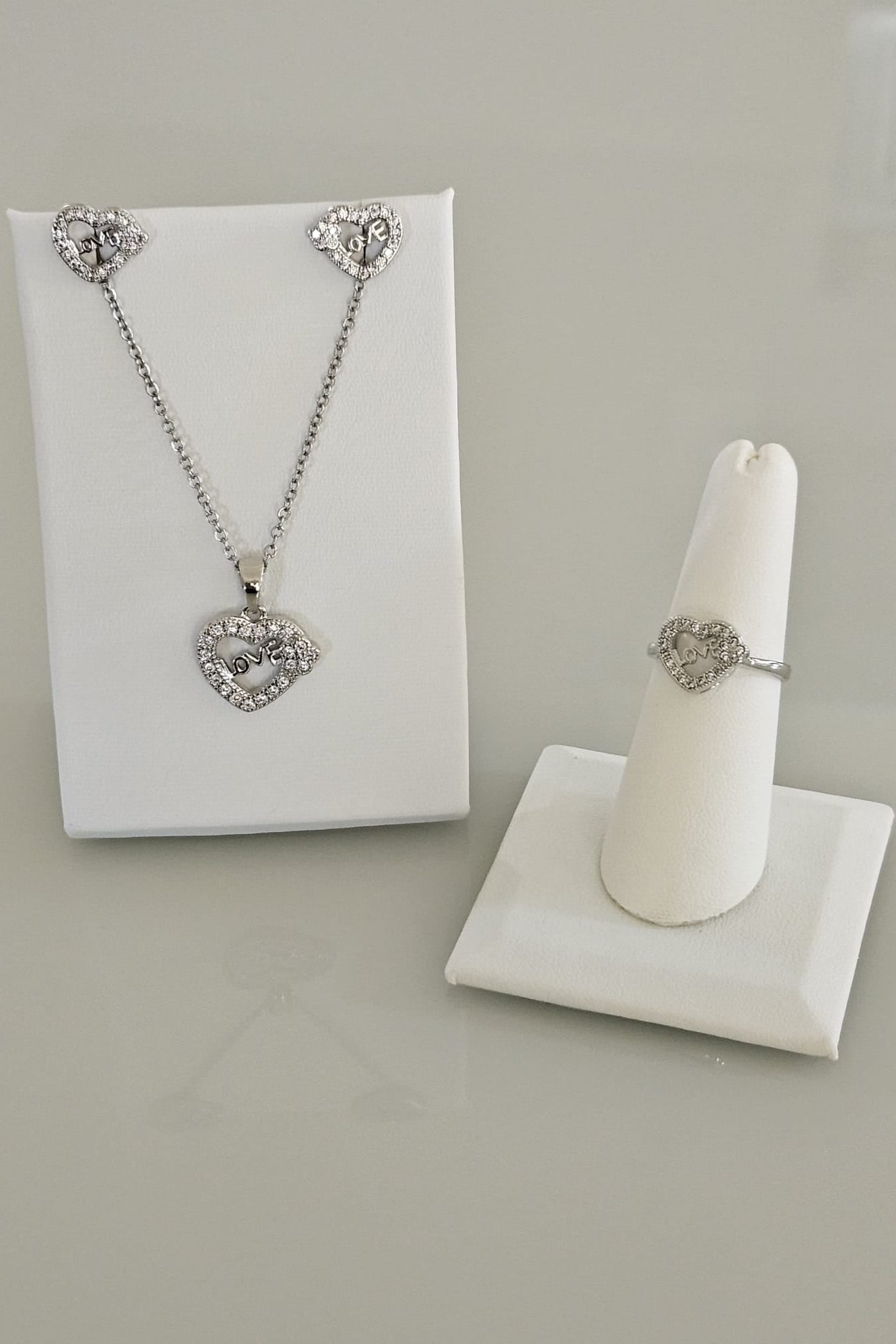 SET 3 PIEZAS COLOR PLATEADO DE CORAZON LOVE