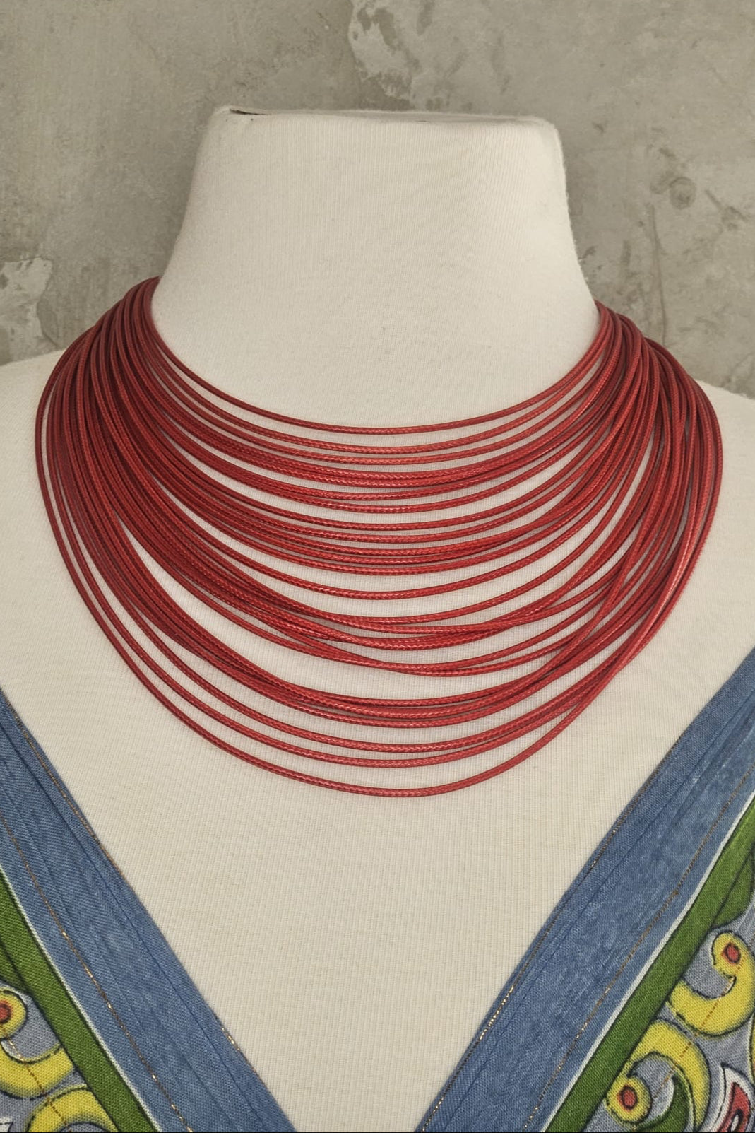COLLAR EN NILON ENCERADO ROJO