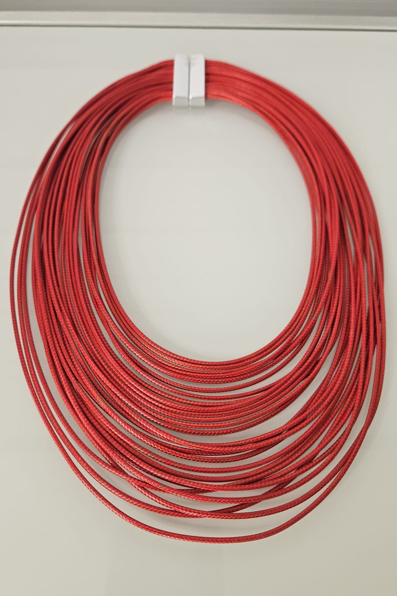 COLLAR EN NILON ENCERADO ROJO