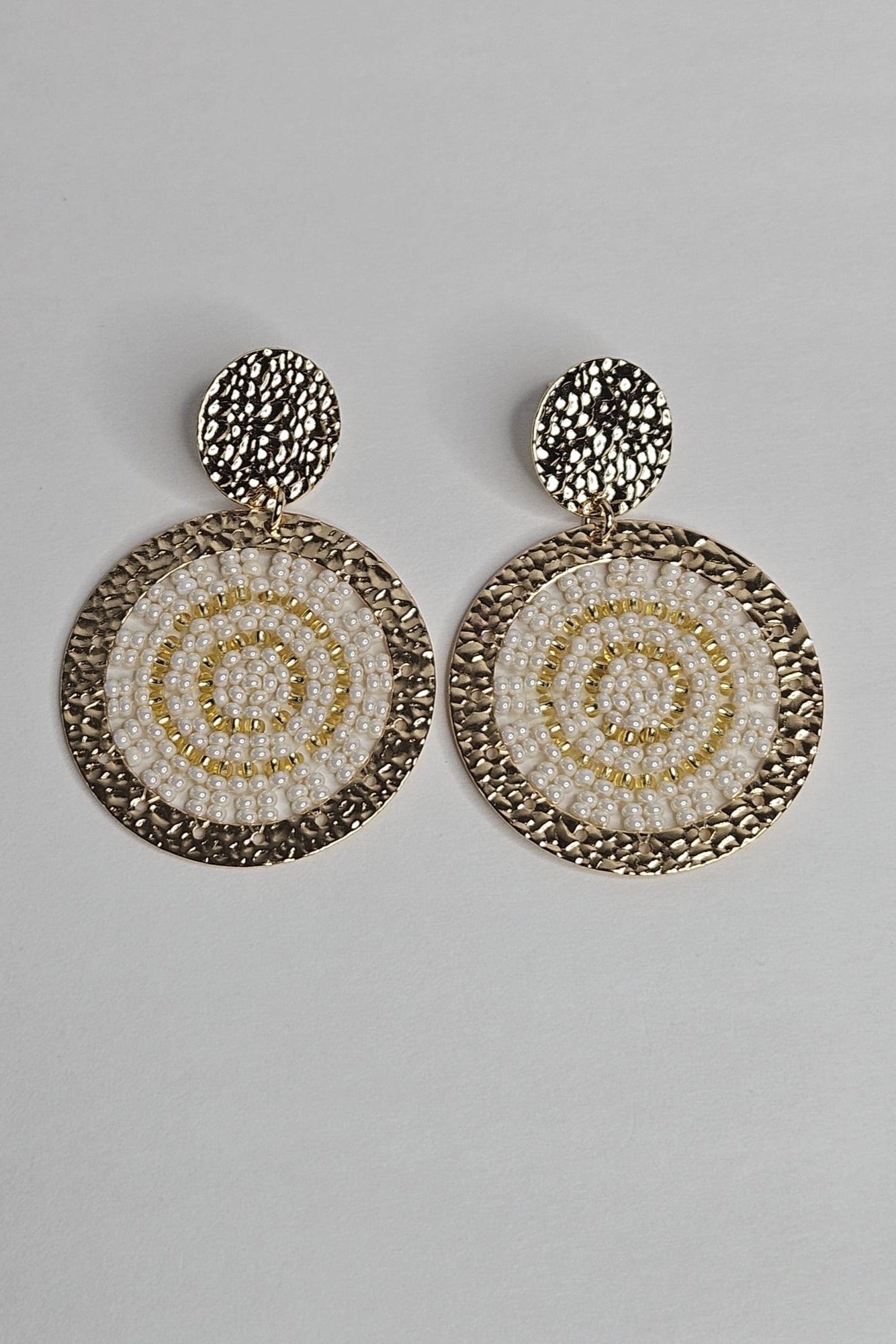 PANTALLAS REDONDAS DORADAS CON BLANCO