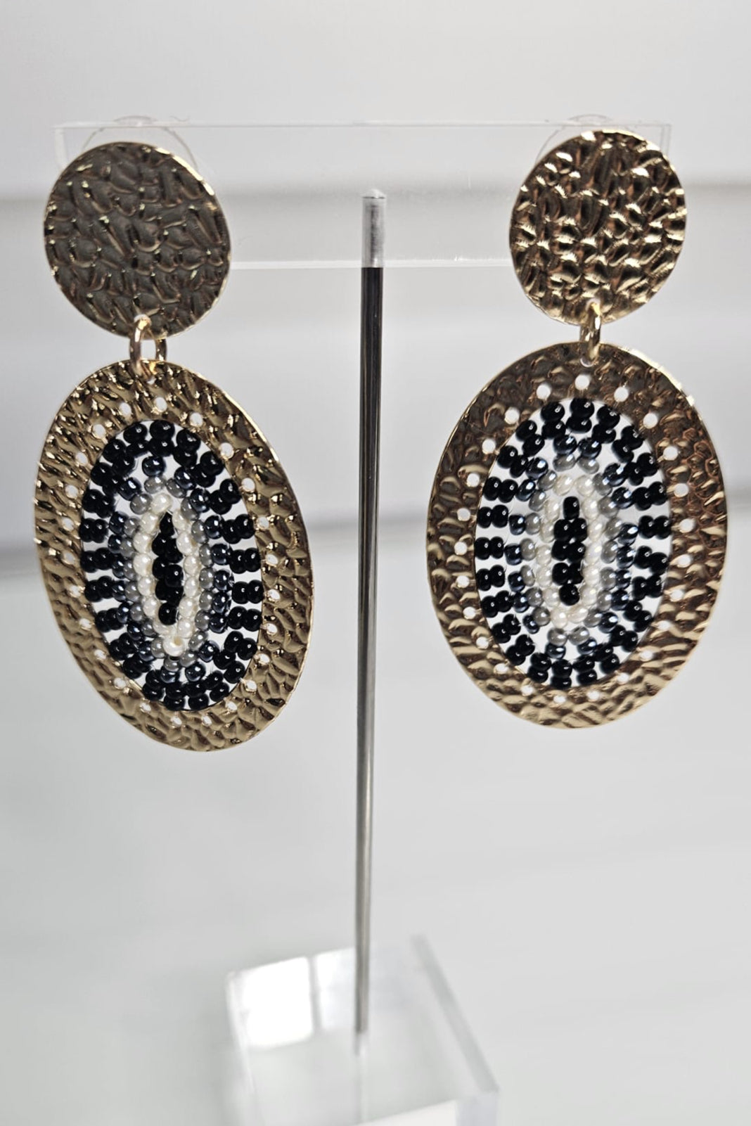 PANTALLAS OVALADAS DORADAS CON NEGRO Y BLANCO