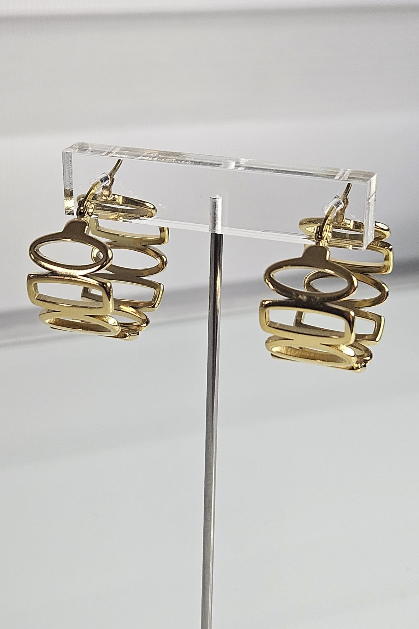 PANTALLAS "HOOPS" DORADAS CON ÓVALOS