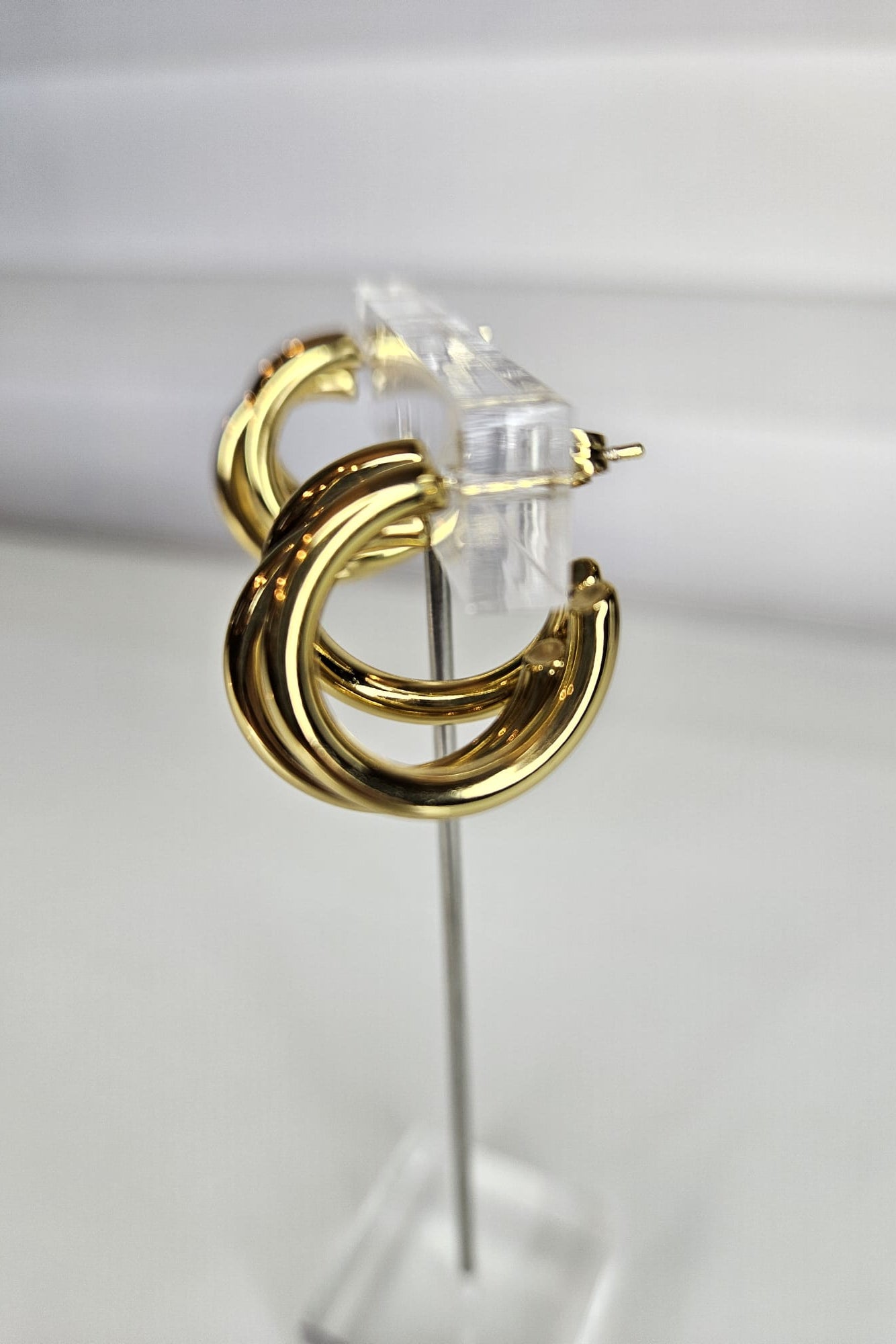 PANTALLAS "HOOPS" DORADAS TRIPLE ARO