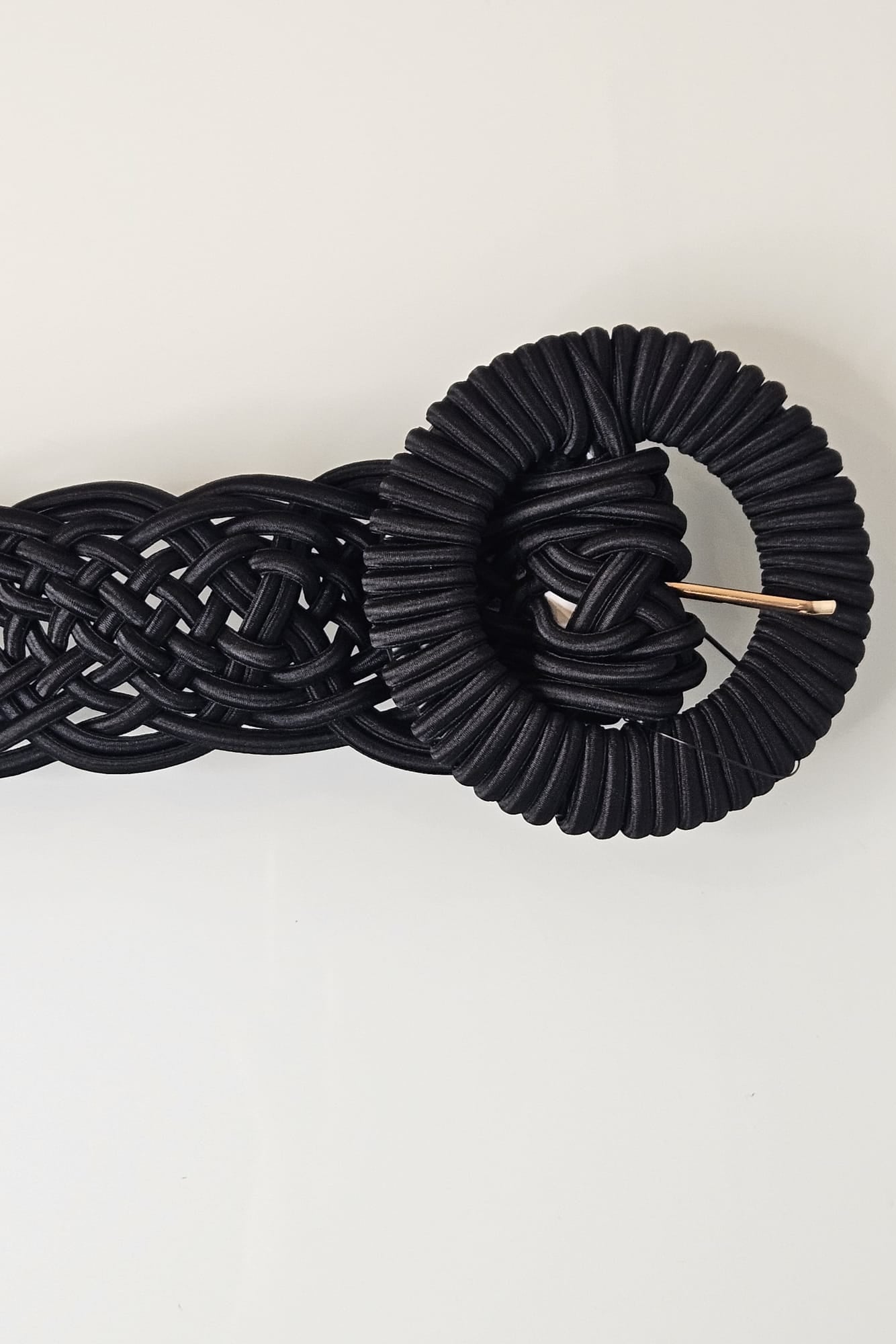 CORREA TRENZADA COLOR NEGRO