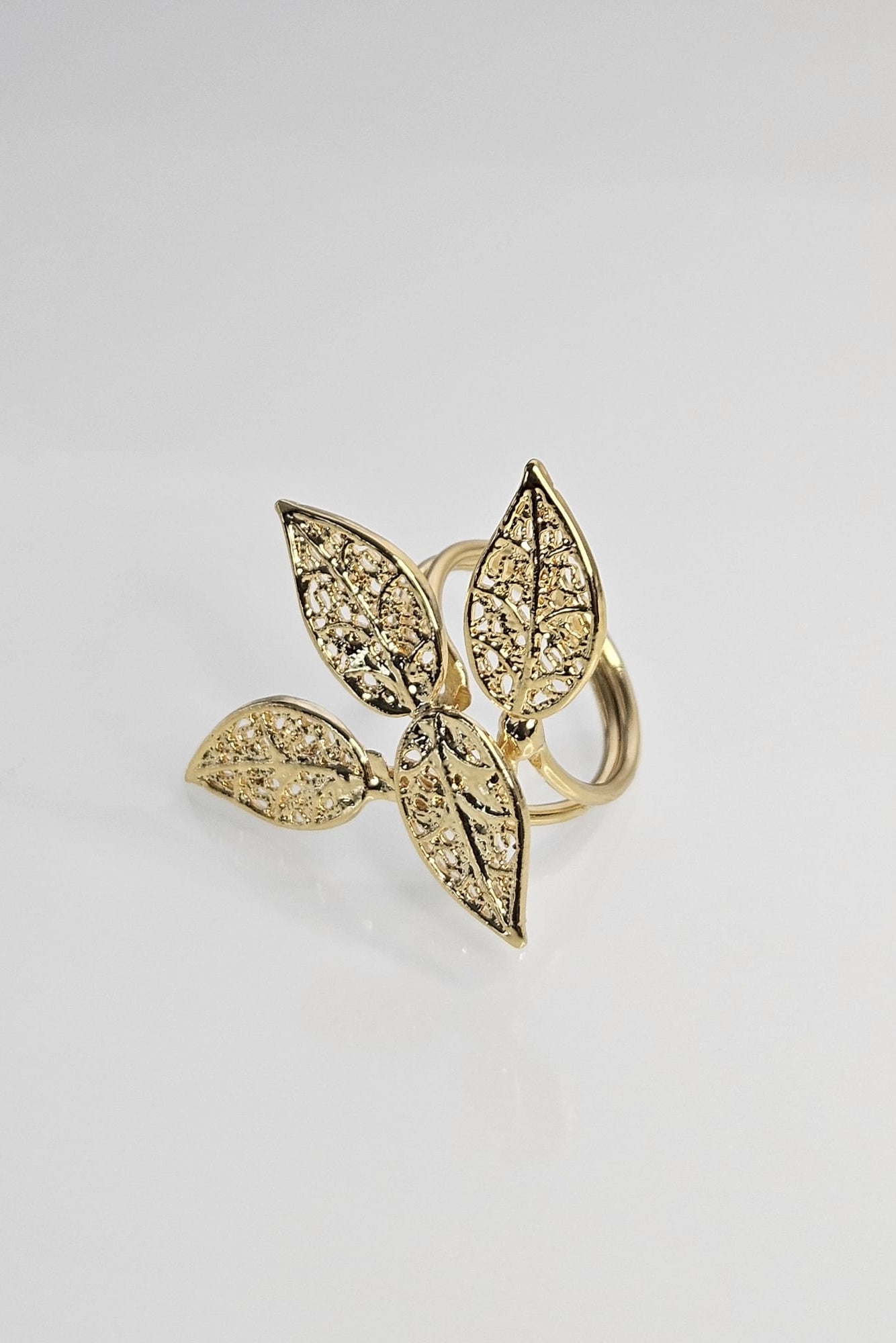 SET TURCO DE BRAZALETE Y SORTIJA DE HOJAS DORADO