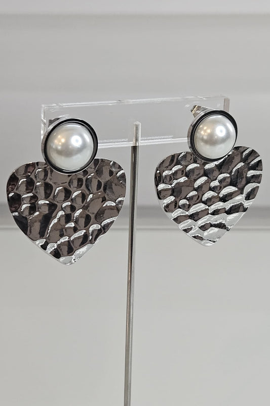 PANTALLAS DE CORAZÓN PLATEADO CON PERLA