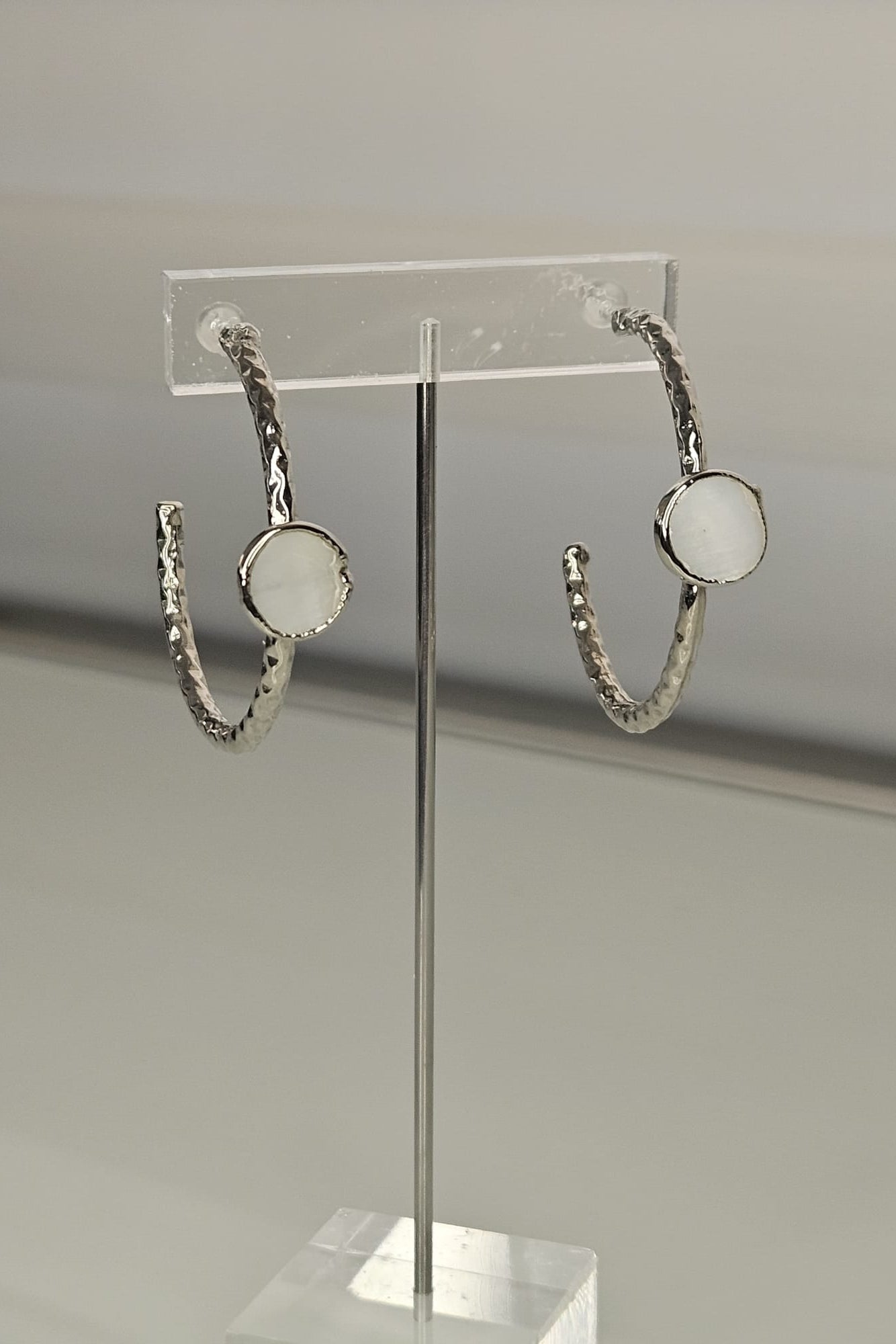 PANTALLAS "HOOPS" TURCAS PLATEADAS CON MADRE PERLA