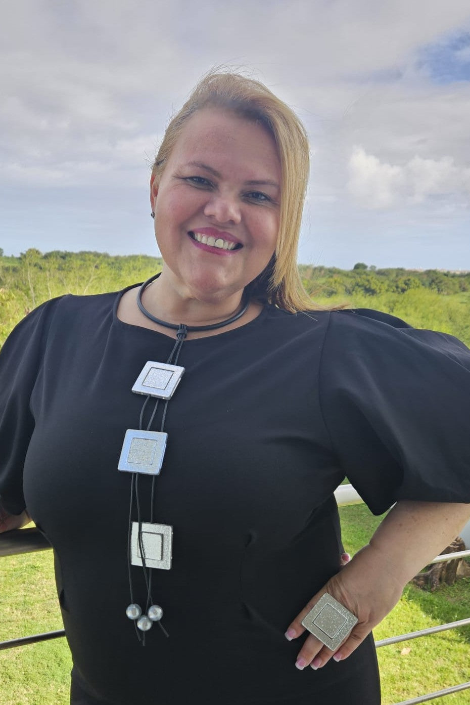 COLLAR NEGRO Y PLATEADO