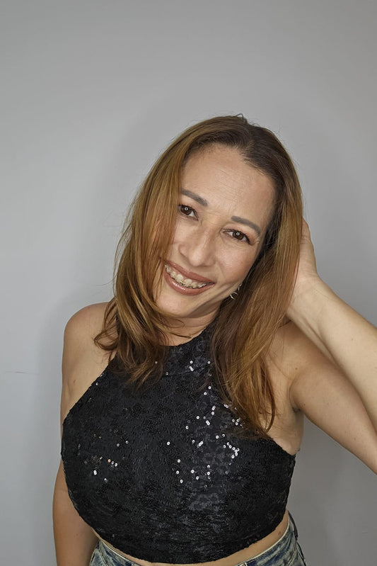 BLUSA NEGRA CON LENTEJUELAS NEGRAS