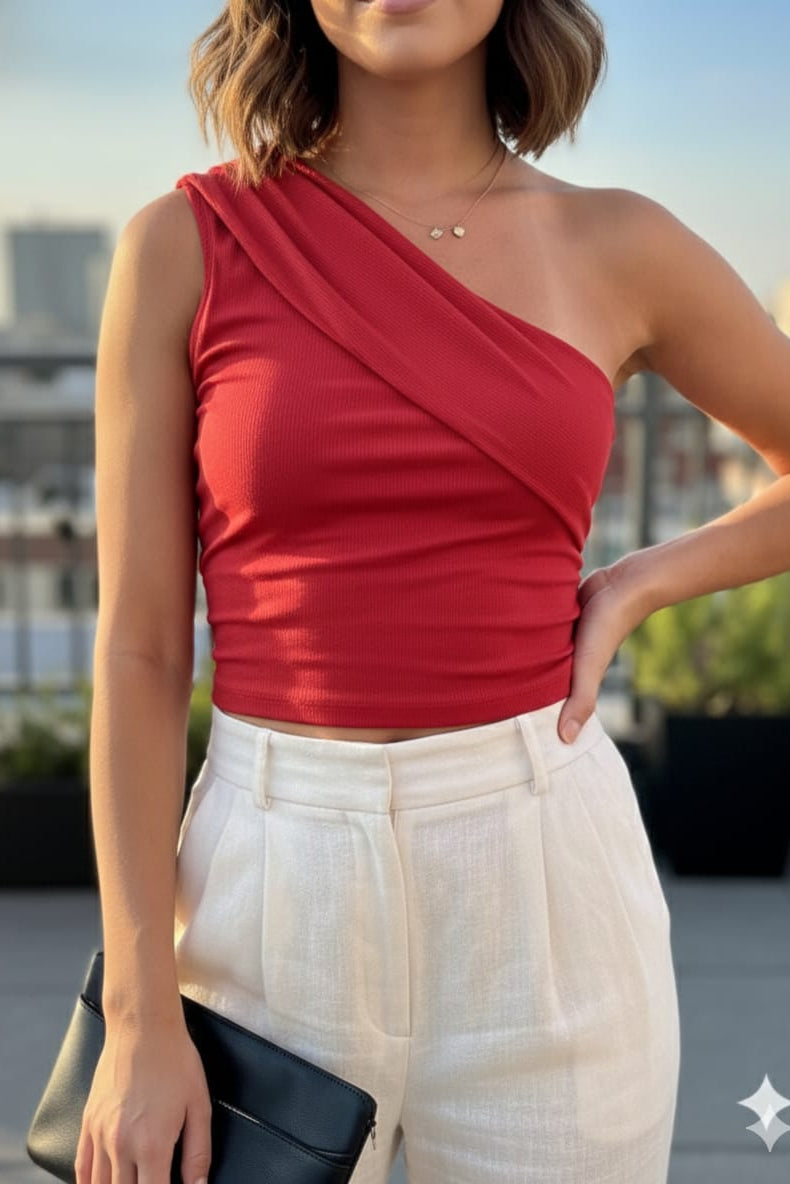 TOP ROJO FRUNCIDO DE UN SOLO HOMBRO