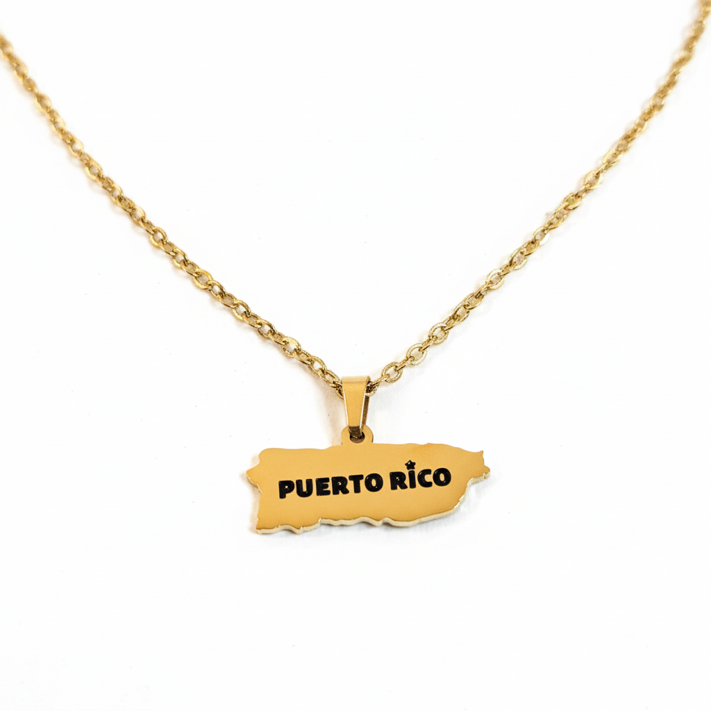 Cadena dorada con dije de Puerto Rico con fondo blanco
