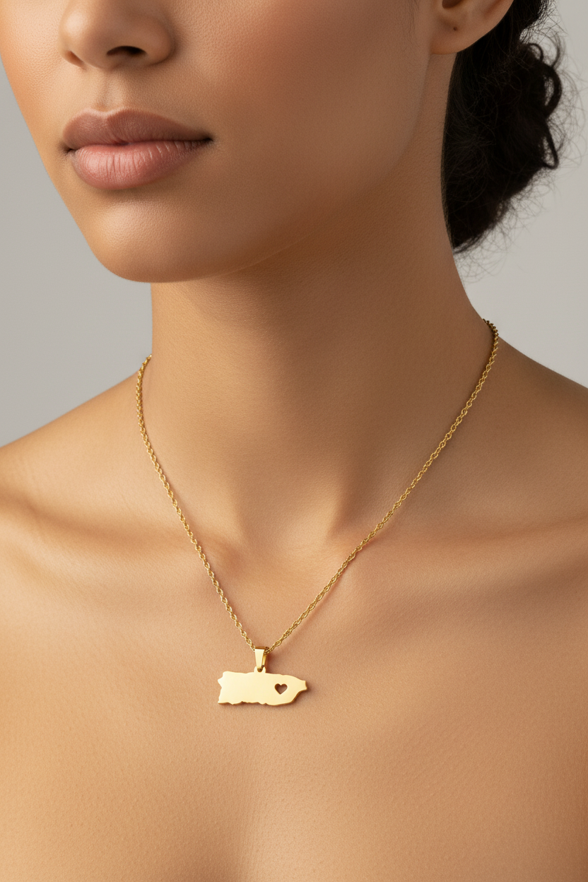 Cadena dorada de Puerto Rico con corazón en modelo