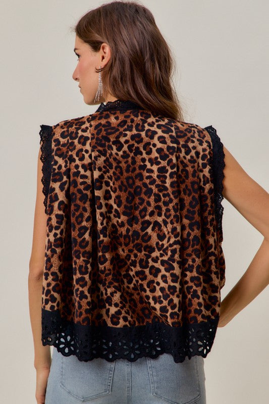 BLUSA ANIMAL PRINT SIN MANGAS