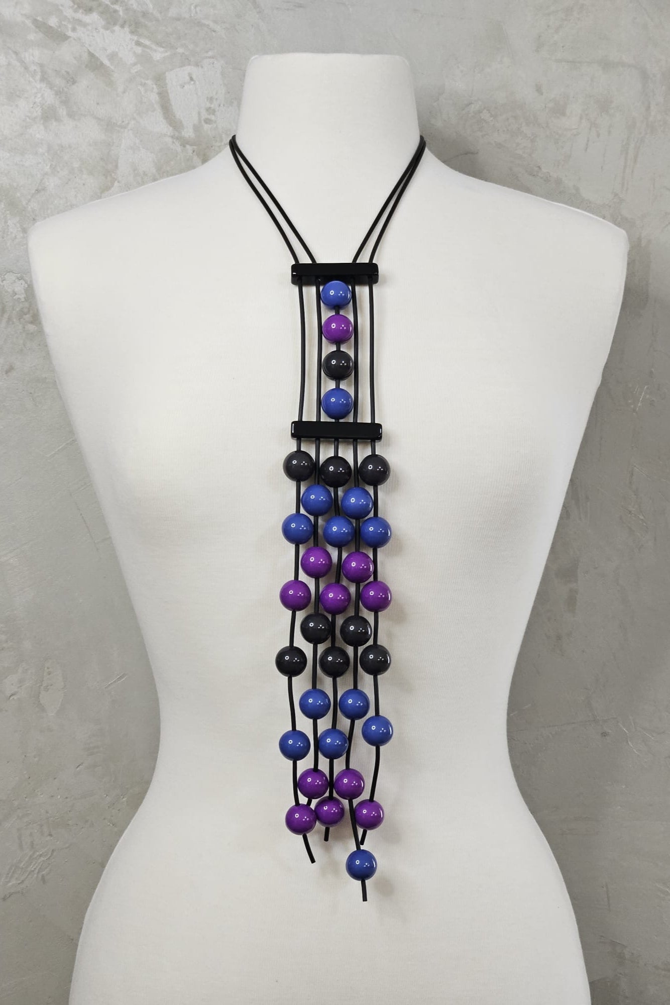 COLLAR VIOLETA, AZUL Y GRIS