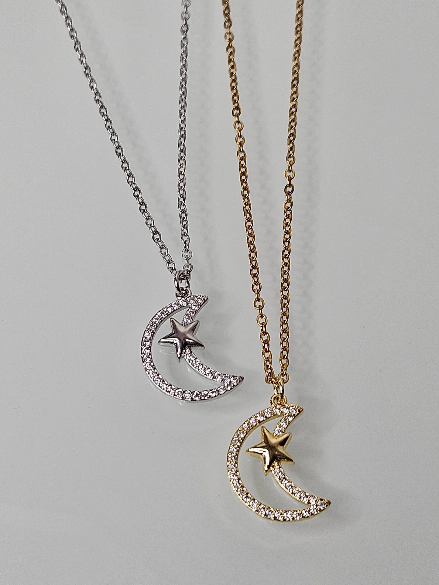 CADENA CON LUNA Y ESTRELLA