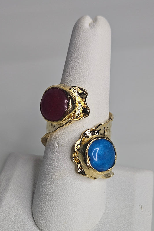 SORTIJA TURCA DORADA CON PIEDRA AZUL Y ROJA